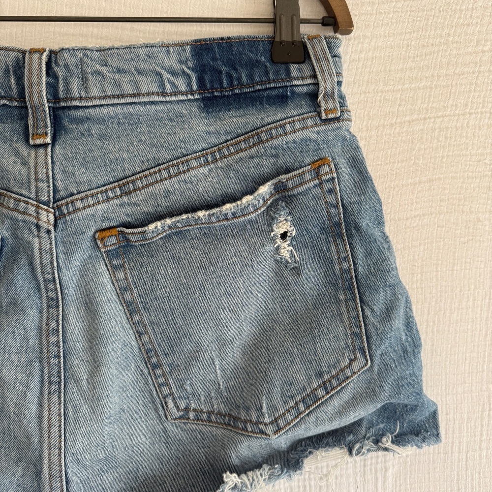 Abercrombie & Fitch Curve Love High Rise Denim Mom Short Women Size 30 - Picture 11 of 14